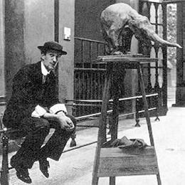 Rembrandt Bugatti at the zoo in Antwerp (1910)